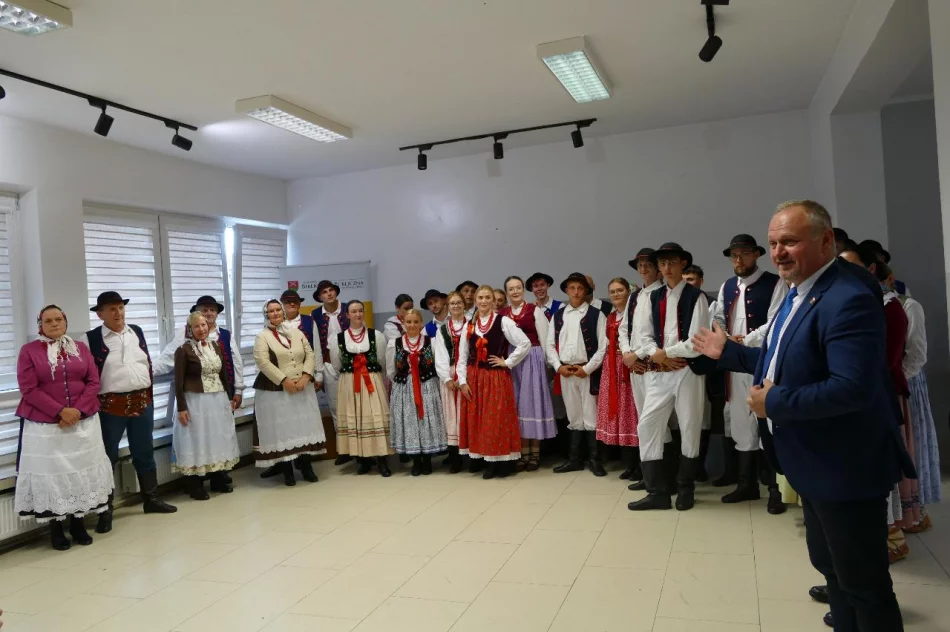 Koncert ,,Kijom worci" - Święto folkloru w Bibliotece w Pisarzowej - zdjęcie 10