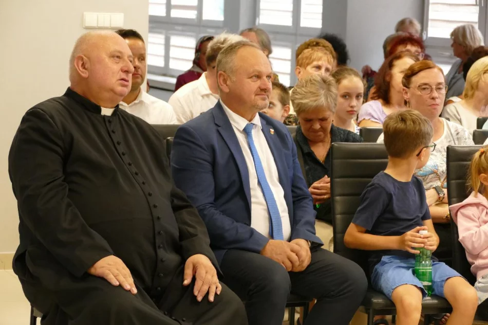 Koncert ,,Kijom worci" - Święto folkloru w Bibliotece w Pisarzowej - zdjęcie 13