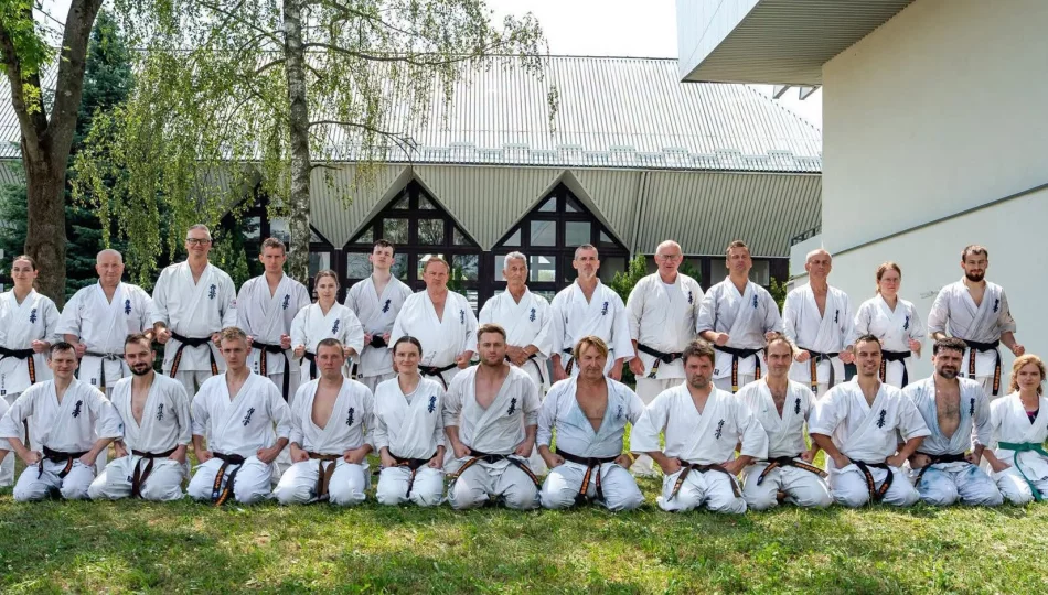 ARS Limanowa z kolejnym cennym doświadczeniem. Reprezentanci klubu trenowali z mistrzami światowego kyokushin - zdjęcie 1