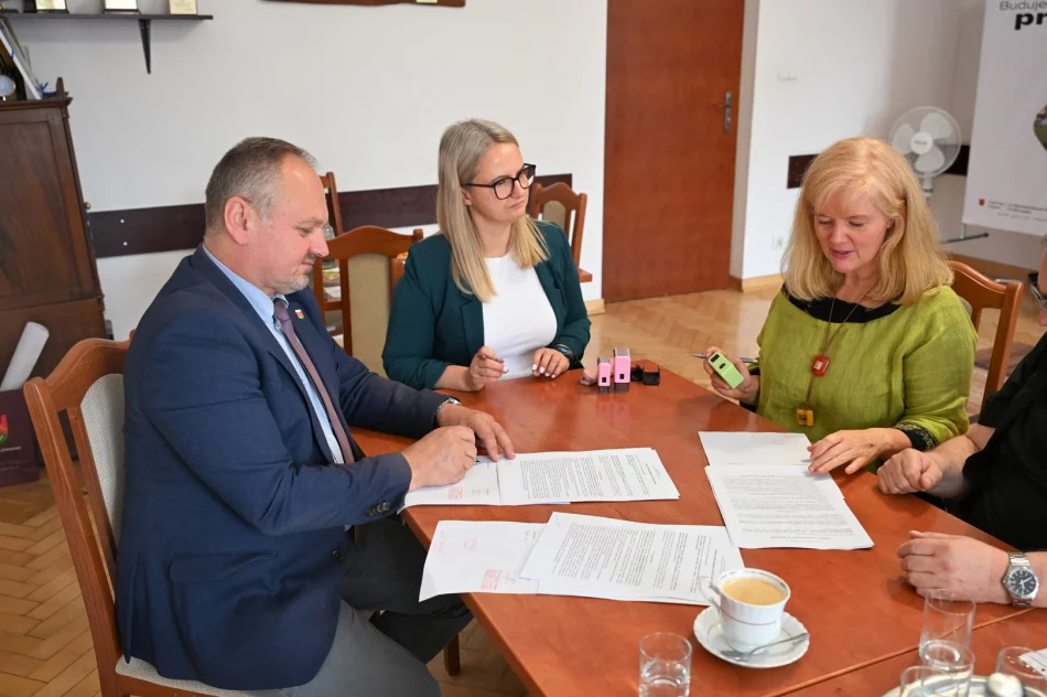 Podpisanie umów na przebudowy dróg rolniczych - zdjęcie 17