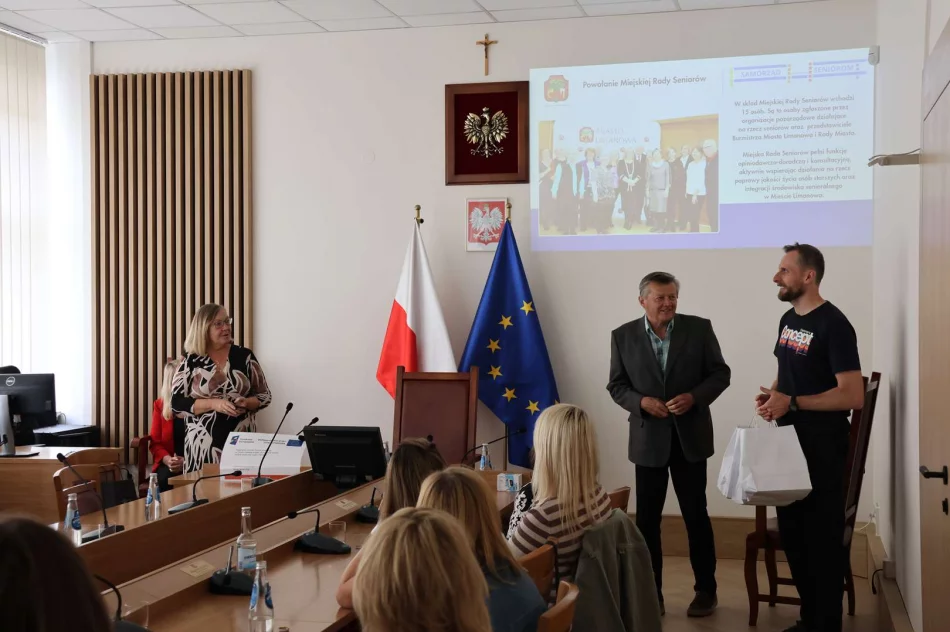 Przedstawiciele Regionalnego Ośrodka Polityki Społecznej w Toruniu z kolejną wizytą studyjną w Limanowej - zdjęcie 6