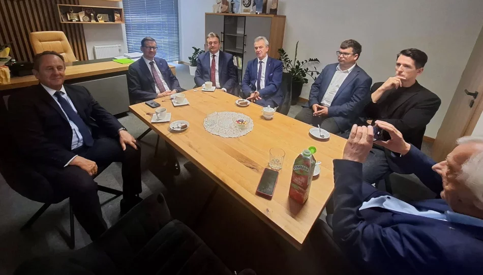 Polityczne trzęsienie w PiS. Na Limanowszczyźnie są “harcerze” czy “maślarze”? - zdjęcie 1