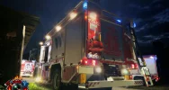 Pożar uszkodził dach i ścianę budynku - zdjęcie 3