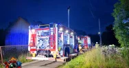 Pożar uszkodził dach i ścianę budynku - zdjęcie 5