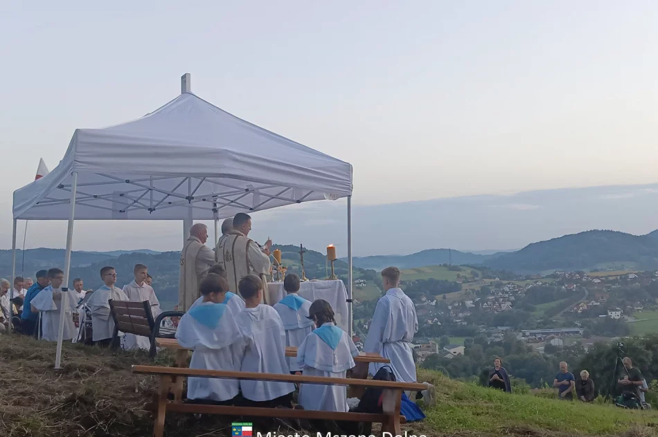 Wieczorna msza pod krzyżem na wzgórzu Grunwald  - zdjęcie 3