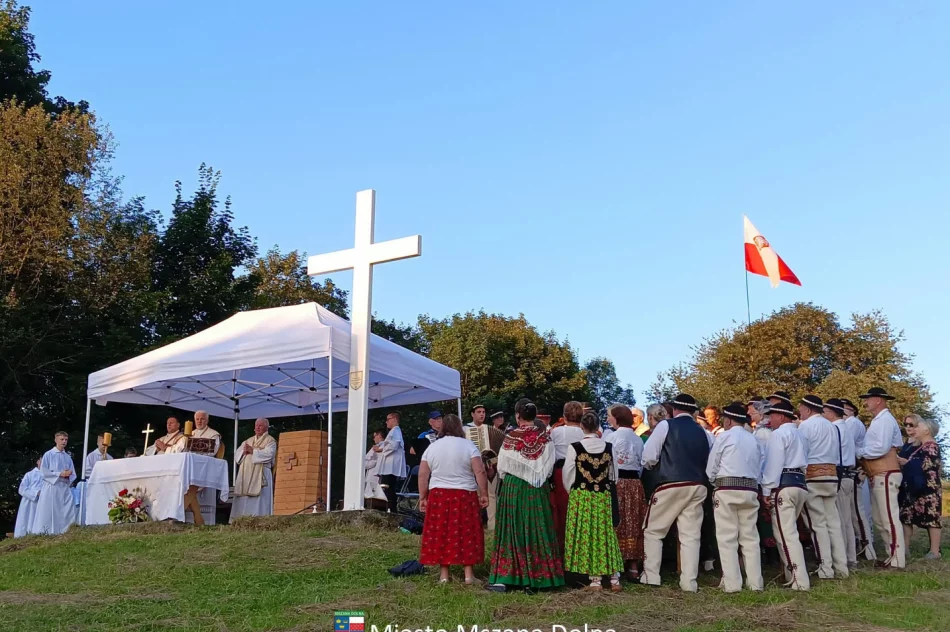 Wieczorna msza pod krzyżem na wzgórzu Grunwald  - zdjęcie 8