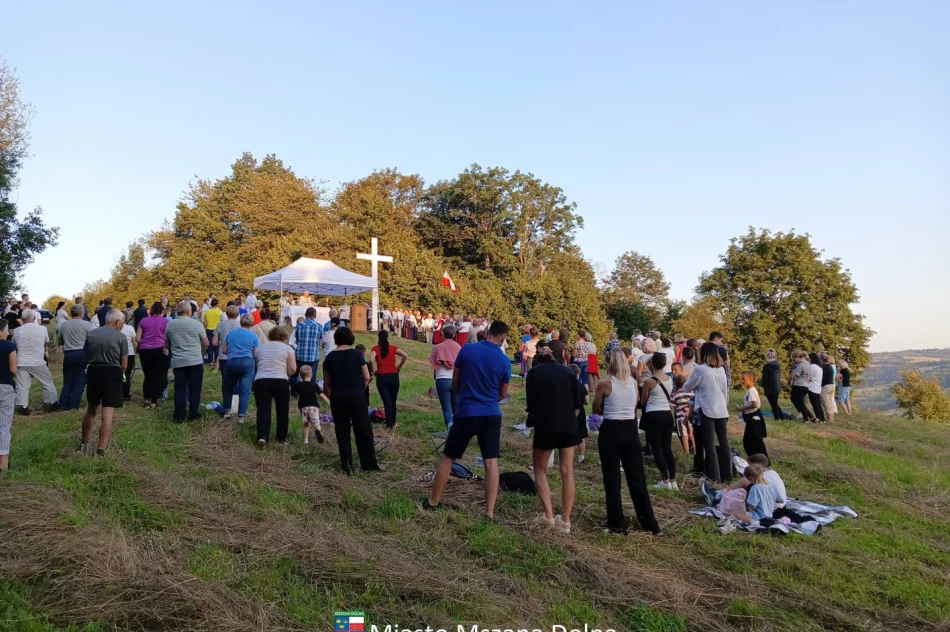 Wieczorna msza pod krzyżem na wzgórzu Grunwald  - zdjęcie 9