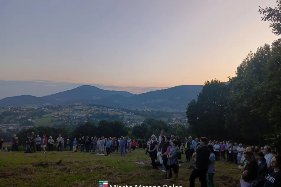 Wieczorna msza pod krzyżem na wzgórzu Grunwald  - zdjęcie 18
