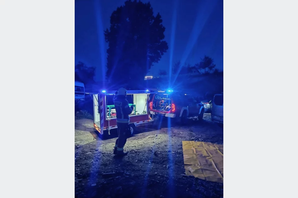 Z nocnym pożarem walczyło 60 strażaków - zdjęcie 7