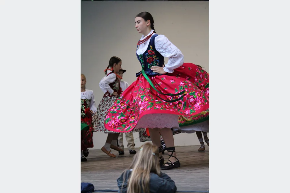 Dziecięce zespoły z Gruzji i Podhala wystąpiły w parku - zdjęcie 4
