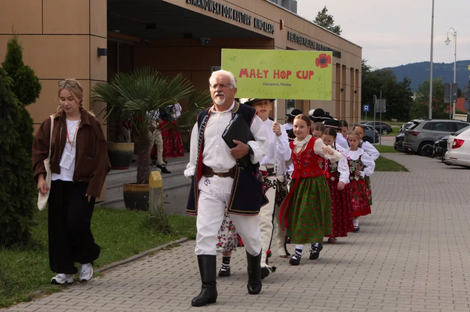 Dziecięce zespoły z Gruzji i Podhala wystąpiły w parku - zdjęcie 5