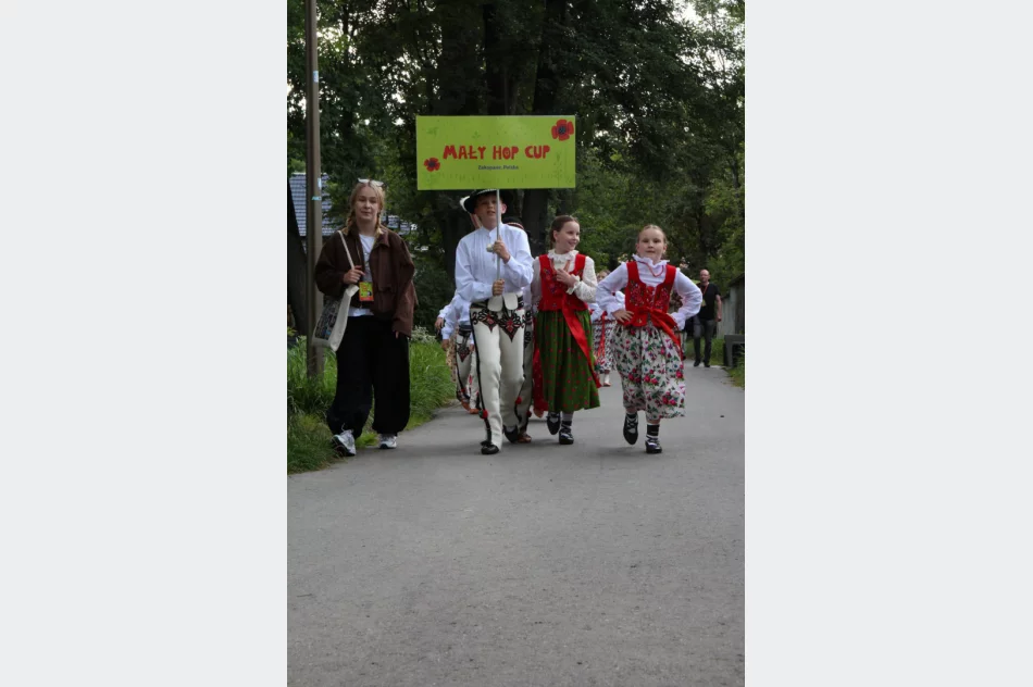 Dziecięce zespoły z Gruzji i Podhala wystąpiły w parku - zdjęcie 16