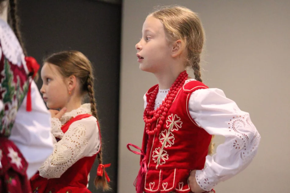 Dziecięce zespoły z Gruzji i Podhala wystąpiły w parku - zdjęcie 17