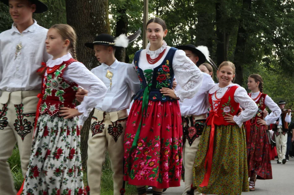 Dziecięce zespoły z Gruzji i Podhala wystąpiły w parku - zdjęcie 18