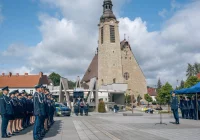 Powiatowe Święto Policji – uroczyste obchody odbyły się na limanowskim rynku - zdjęcie główne
