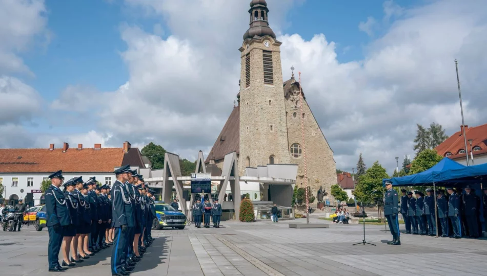 Powiatowe Święto Policji – uroczyste obchody odbyły się na limanowskim rynku - zdjęcie 1
