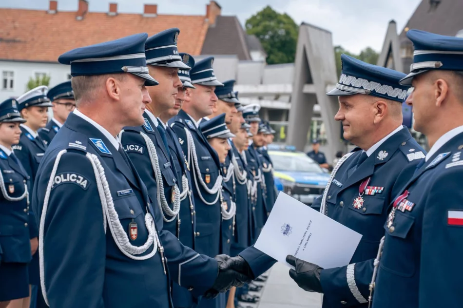 Powiatowe Święto Policji – uroczyste obchody odbyły się na limanowskim rynku - zdjęcie 3