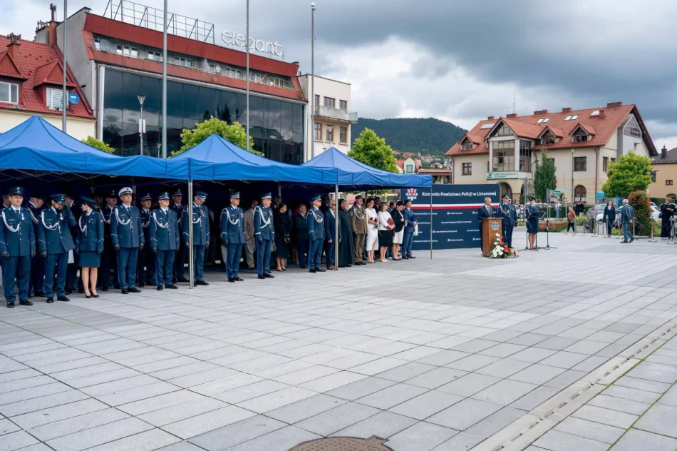 Powiatowe Święto Policji – uroczyste obchody odbyły się na limanowskim rynku - zdjęcie 6