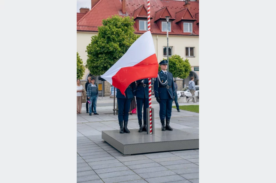 Powiatowe Święto Policji – uroczyste obchody odbyły się na limanowskim rynku - zdjęcie 7