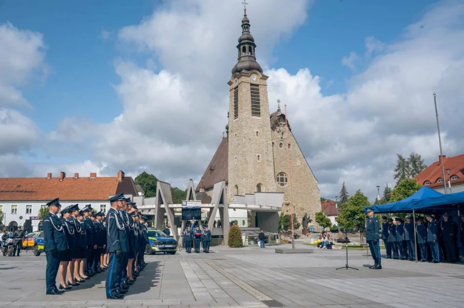 Powiatowe Święto Policji – uroczyste obchody odbyły się na limanowskim rynku - zdjęcie 12