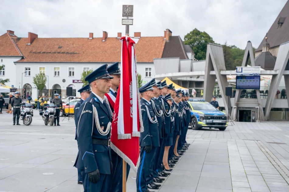 Powiatowe Święto Policji – uroczyste obchody odbyły się na limanowskim rynku - zdjęcie 14