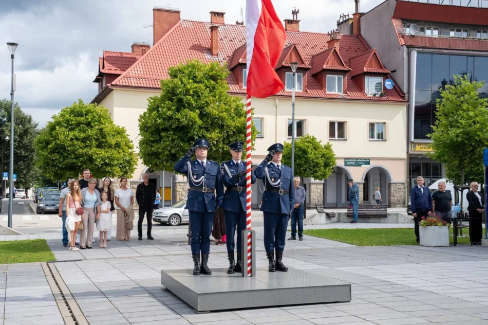 Powiatowe Święto Policji – uroczyste obchody odbyły się na limanowskim rynku - zdjęcie 17