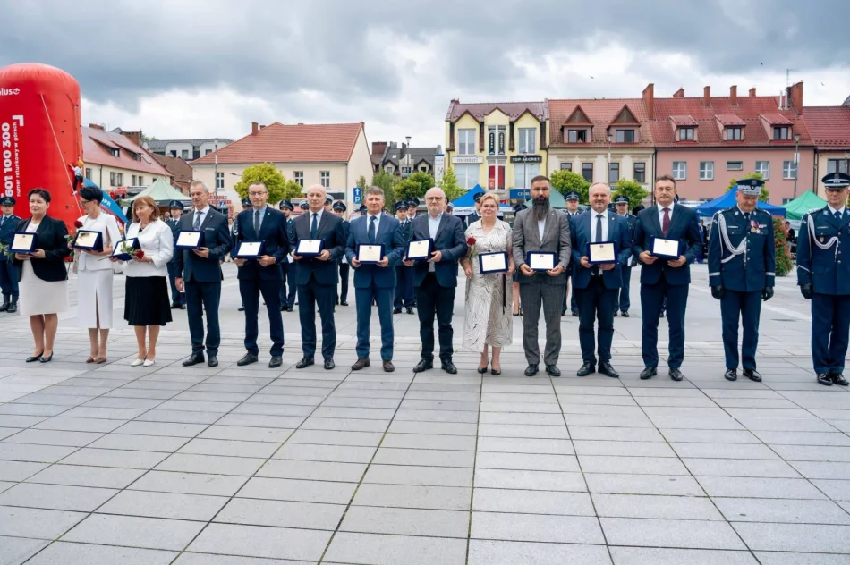 Powiatowe Święto Policji – uroczyste obchody odbyły się na limanowskim rynku - zdjęcie 19