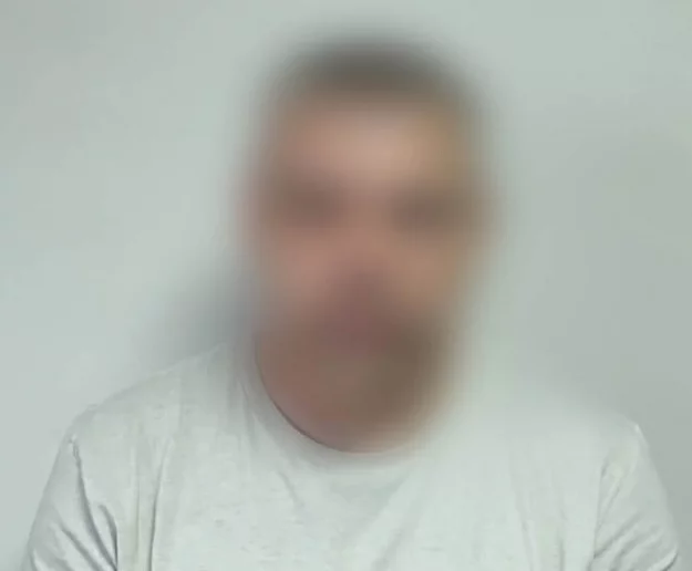 Wpadł z reklamówką pełną gotówki. Fałszywy "adwokat" zatrzymany w policyjnej obławie tuż za miedzą - zdjęcie główne