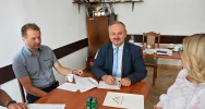 Podpisano umowę z wykonawcą placu zabaw w Starej Wsi I - zdjęcie 4