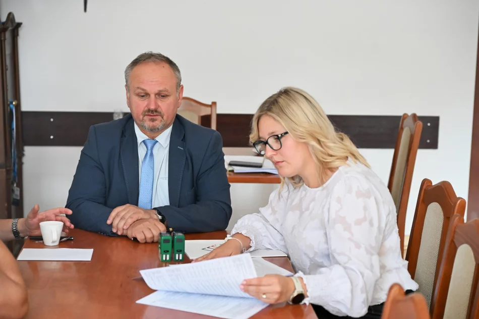 Podpisano umowę z wykonawcą placu zabaw w Starej Wsi I - zdjęcie 6