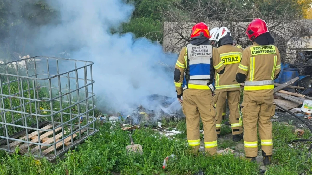 Strażacy z OSP Łososina Górna podczas interwencji w Koszarach