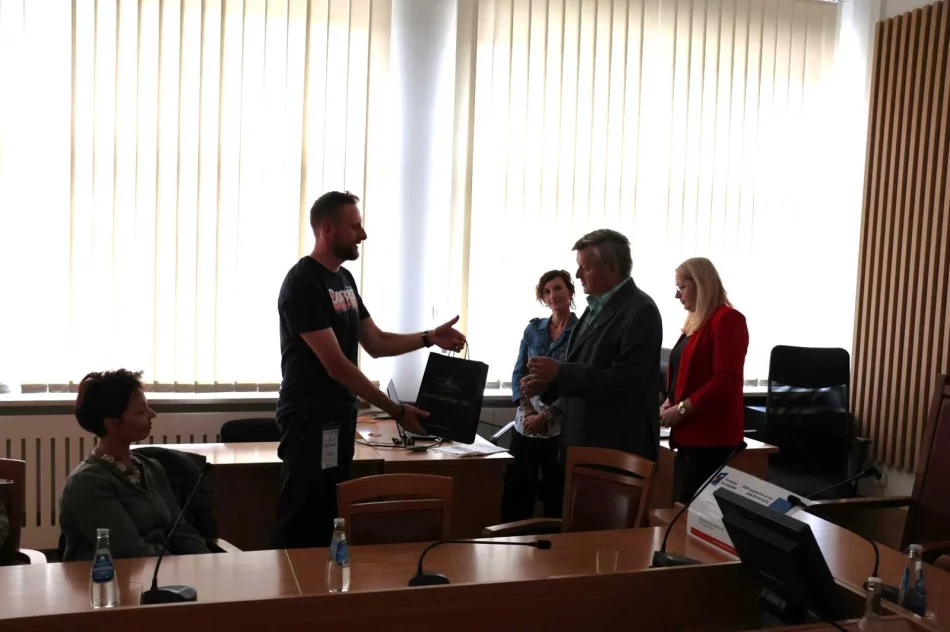 Podpatrywali rozwiązania w polityce senioralnej  - zdjęcie 3
