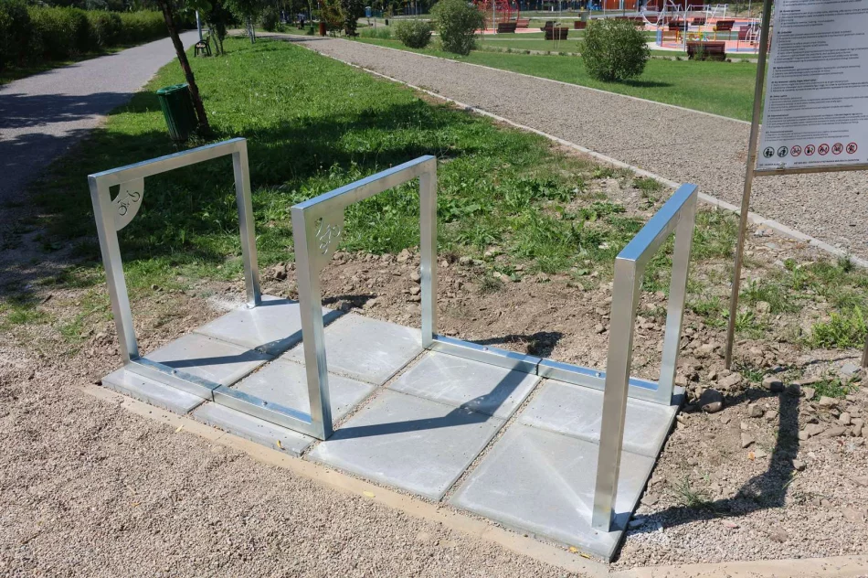Nowe elementy infrastruktury turystycznej już zamontowane - zdjęcie 11