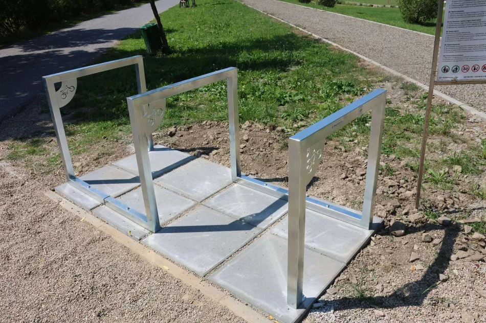 Nowe elementy infrastruktury turystycznej już zamontowane - zdjęcie 13