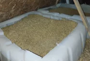 Sąsiek na zboże 1000l .paleta plastikowa 110x110.Śrutownik bąk 2workowy .przyczepa beczka - zdjęcie główne
