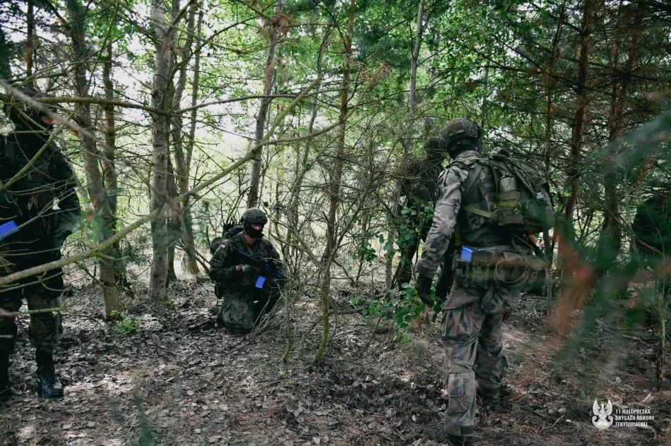 Trening pod presją. Limanowscy terytorialsi ćwiczyli z amunicją UTM i medycyną pola walki - zdjęcie 4