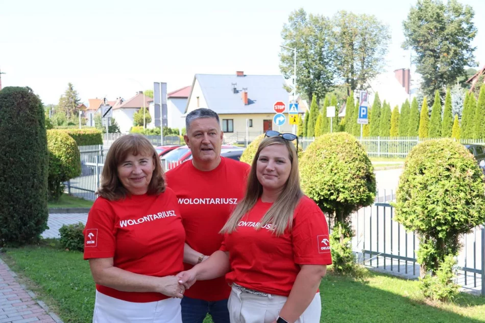 Przedszkolaki i urzędnicy sadzili rośliny - zdjęcie 12