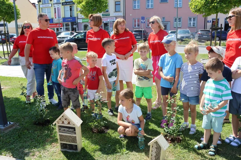Przedszkolaki i urzędnicy sadzili rośliny - zdjęcie 14