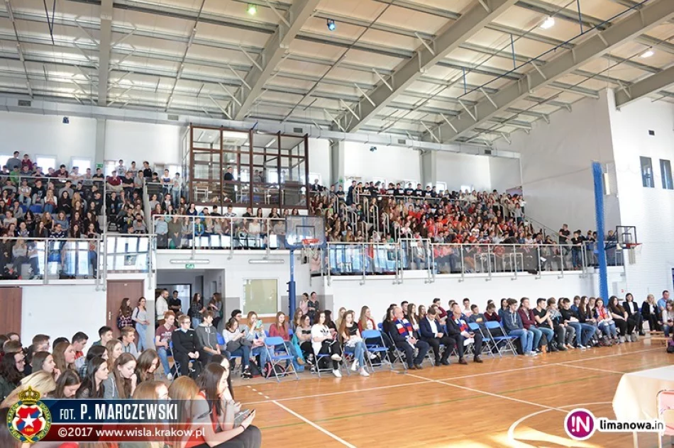 Piłkarze Wisły Kraków odwiedzili fanów w Limanowej - zdjęcie 3