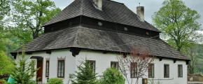 Barokowa rezydencja z gontowym dachem  - zdjęcie główne