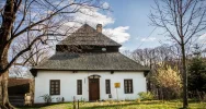 Barokowa rezydencja z gontowym dachem  - zdjęcie 3