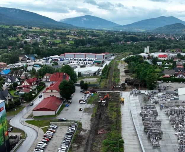 Trwa rozbiórka torów - zmieni się centrum miejscowości - zdjęcie główne