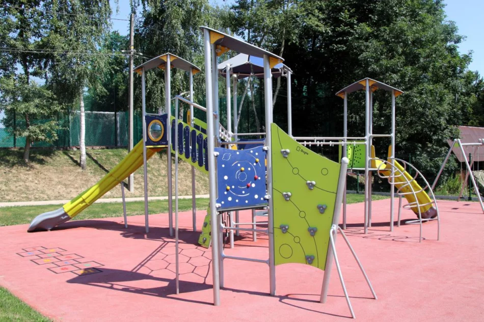 Nowy plac zabaw - kosztował niemal milion zł - zdjęcie 2