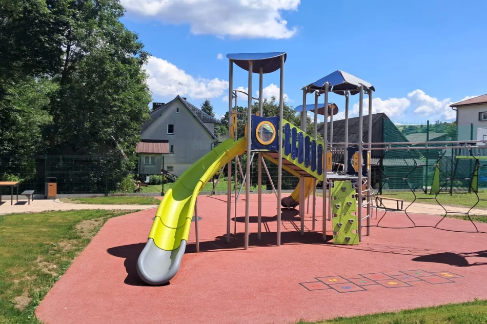 Nowy plac zabaw - kosztował niemal milion zł - zdjęcie 7