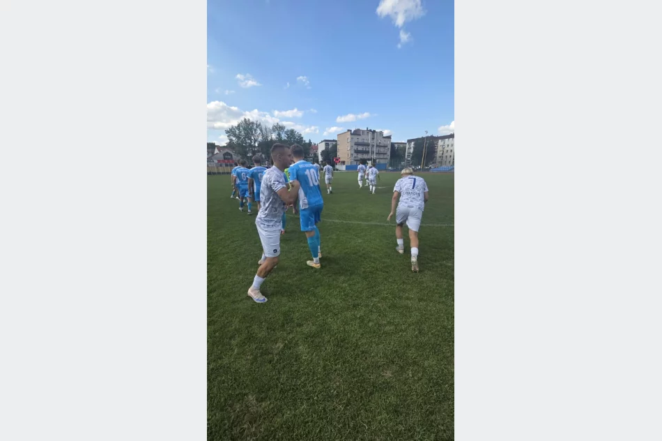 Porażka Limanovii na inaugurację.  Stracony gol już po kilkunastu sekundach. Dwie bramki debiutanta. - zdjęcie 5
