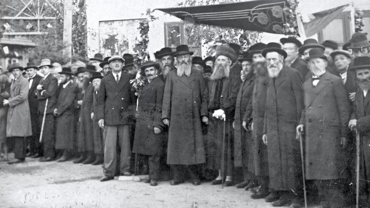 Przedstawiciele Limanowej w oczekiwaniu na przyjazd prezydenta RP Ignacego Mościckiego na rynku w Limanowej w 1929 roku