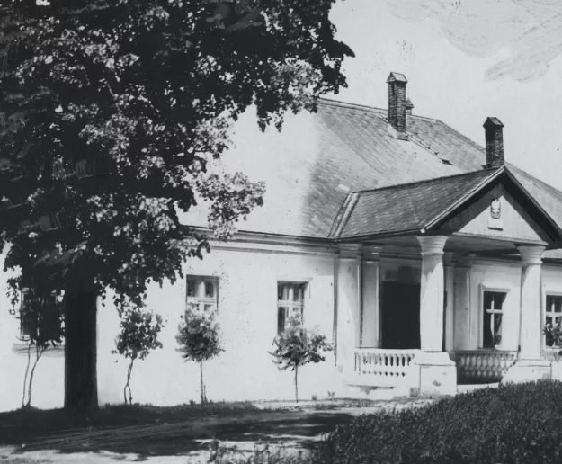 Historia w kadrze: tajne szkolenia w dawnym dworze - zdjęcie główne