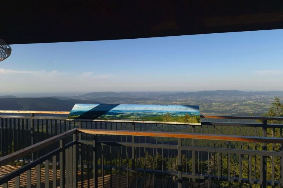 Co widać z Mogielicy? Na wieży zamontowano tablice panoramiczne - zdjęcie 4