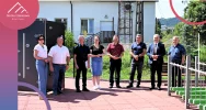 Nowy plac zabaw i odnowione boisko przy Szkole Podstawowej nr 1 w Męcinie - zdjęcie 5