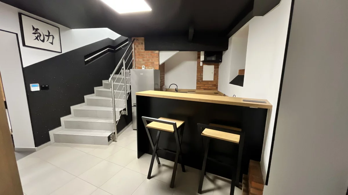 Wnętrze lokalu do wynajęcia w pobliżu Rynku w Limanowej o powierzchni 100 m2